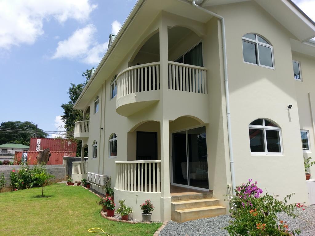 Flower Garden Self-Catering Apartments Beau Vallon  Extérieur photo