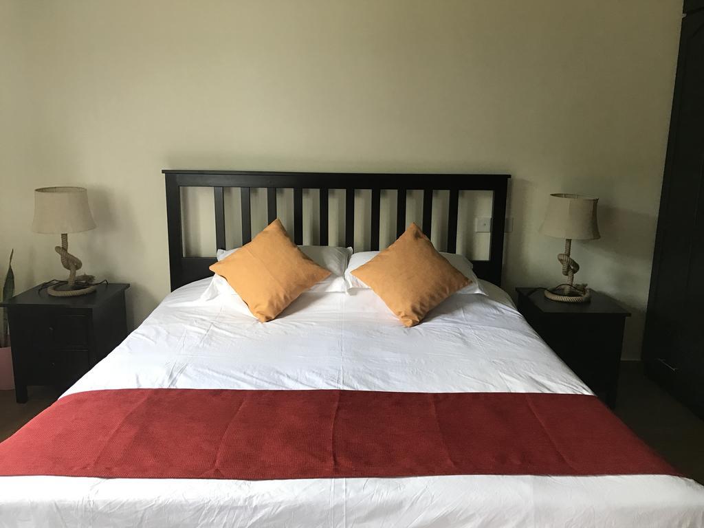 Flower Garden Self-Catering Apartments Beau Vallon  Extérieur photo