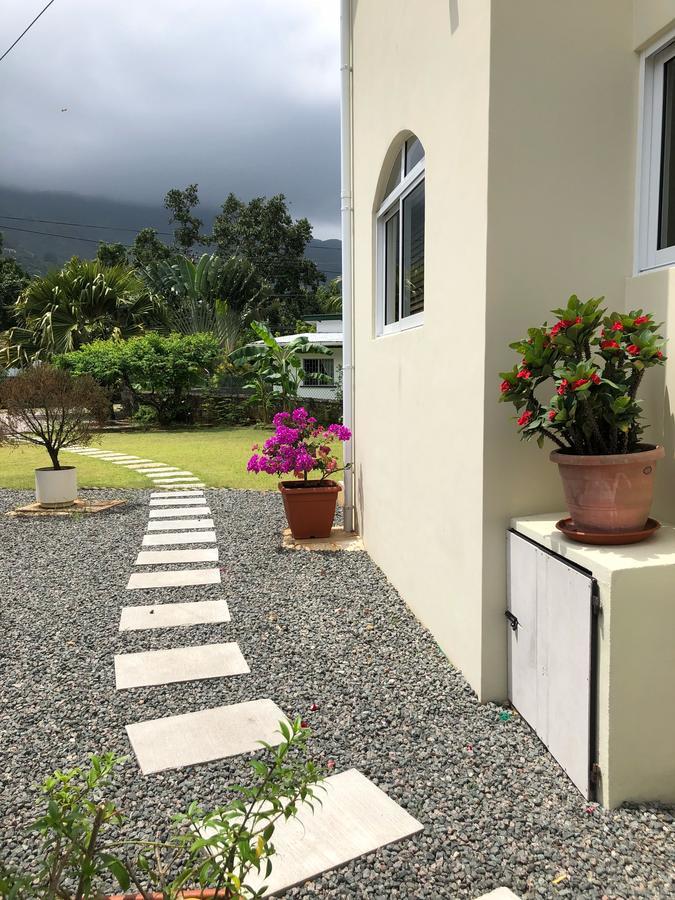Flower Garden Self-Catering Apartments Beau Vallon  Extérieur photo