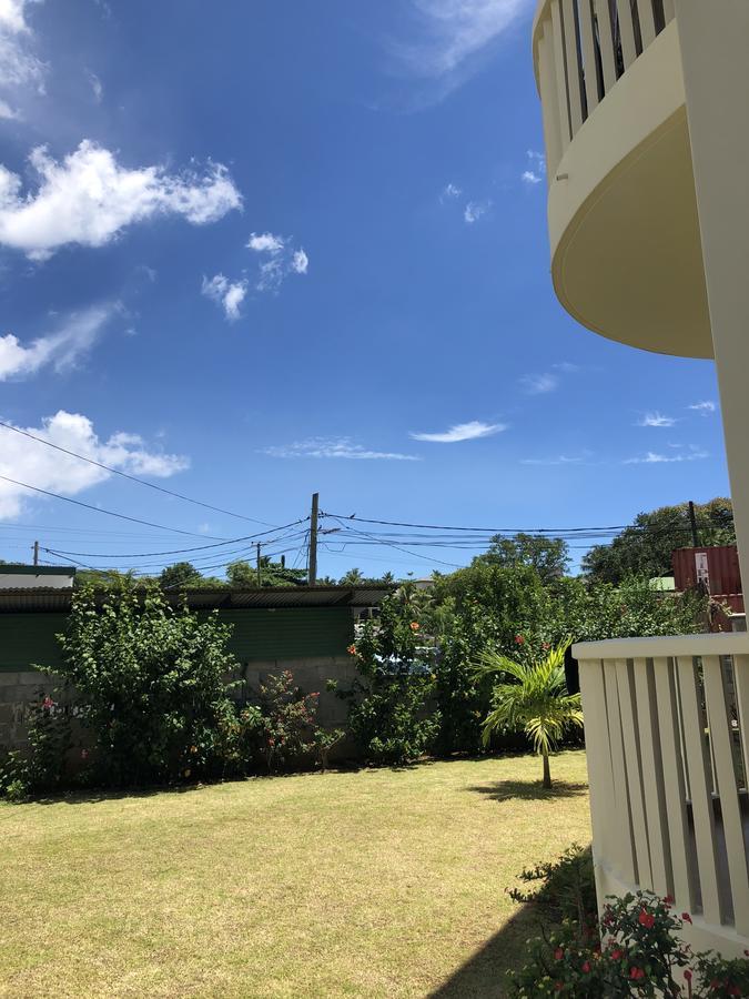 Flower Garden Self-Catering Apartments Beau Vallon  Extérieur photo