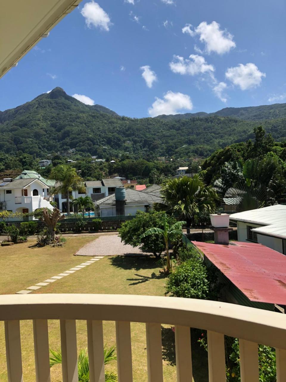 Flower Garden Self-Catering Apartments Beau Vallon  Extérieur photo