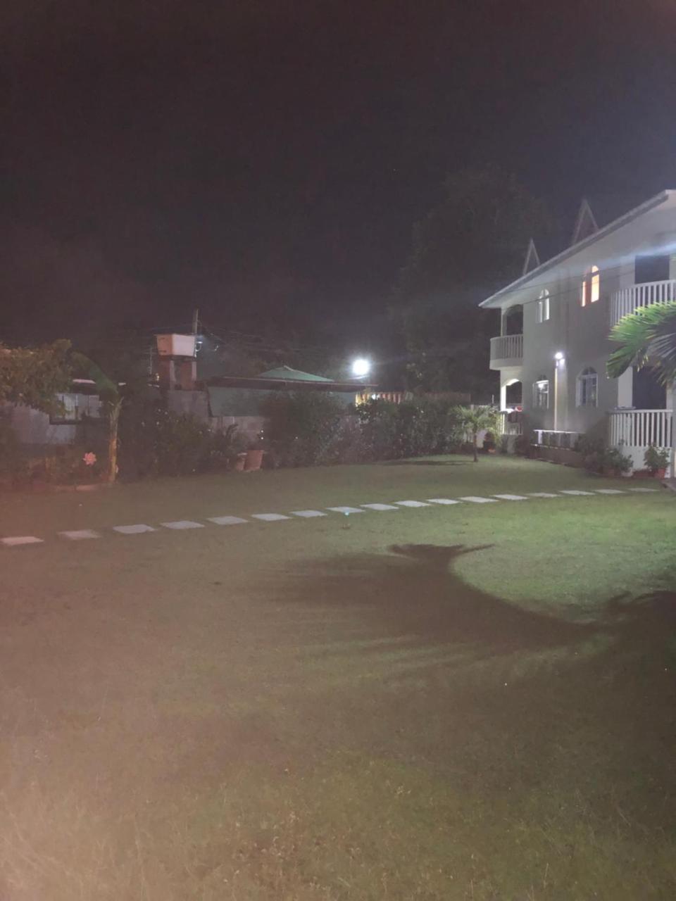 Flower Garden Self-Catering Apartments Beau Vallon  Extérieur photo