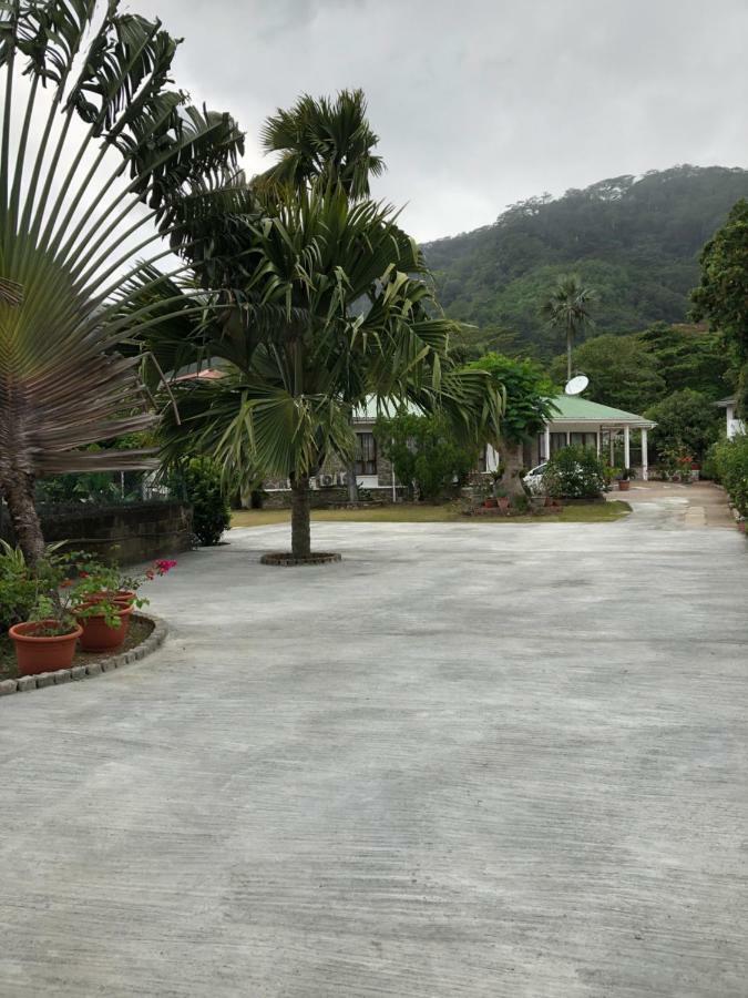 Flower Garden Self-Catering Apartments Beau Vallon  Extérieur photo